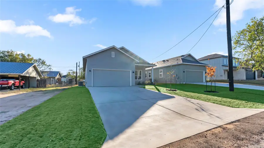 857 Cypress Ln, Horseshoe Bay, TX 78657 - #3