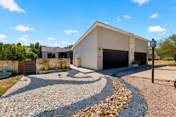 408 Sailmaster St #B, Lakeway, TX 78734