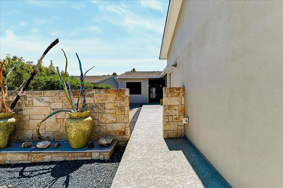 408 Sailmaster St #B, Lakeway, TX 78734 - #2