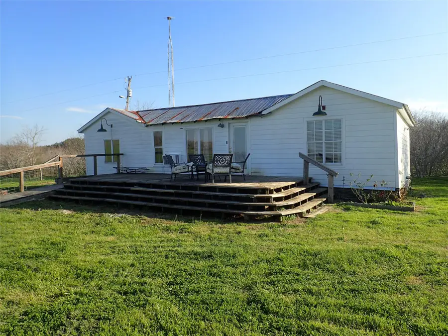 471 Fm 1296, Waelder, TX 78959 - Image #2