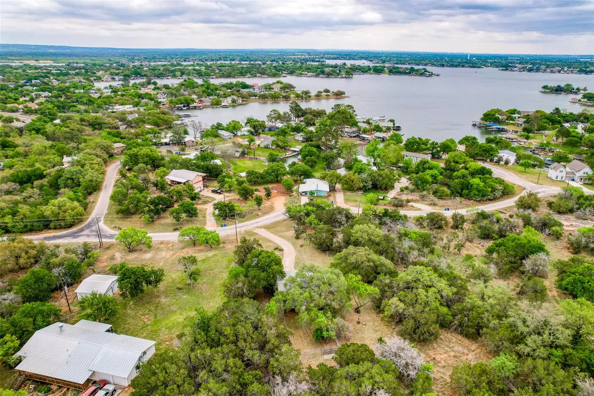 204 W Lakeshore Dr, Sunrise Beach Village, TX 78643 - #1
