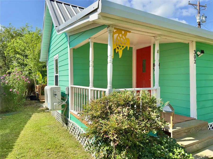 302 E Dallas Ave, Seadrift, TX 77983 - #3