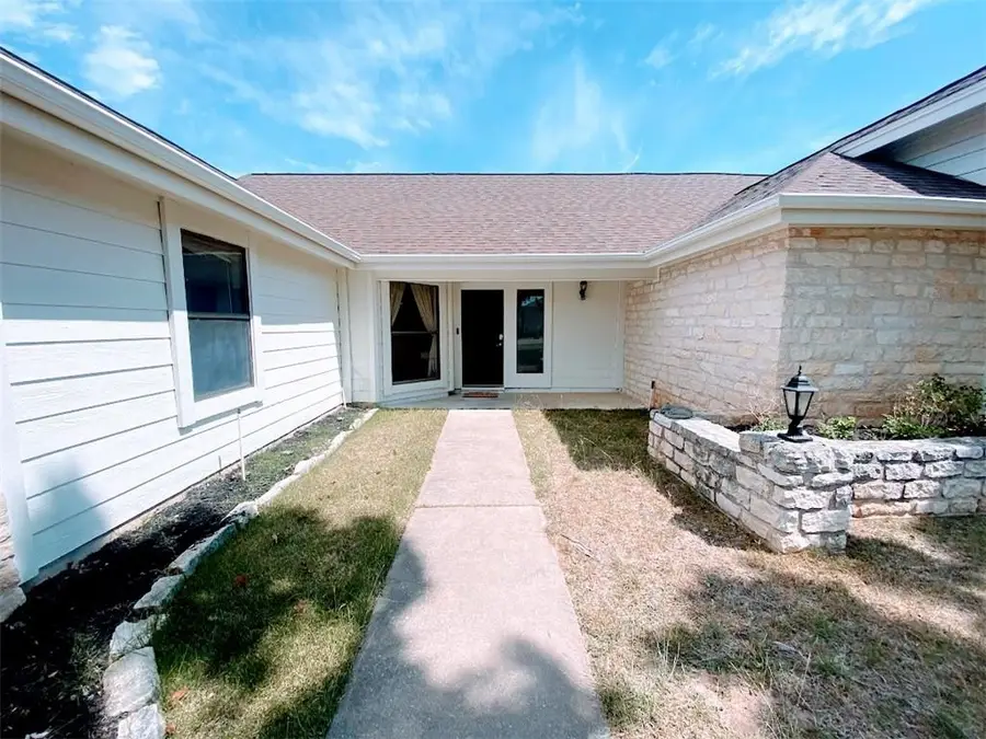 21822 SE Tallahassee Ave, Lago Vista, TX 78645 - Image #2