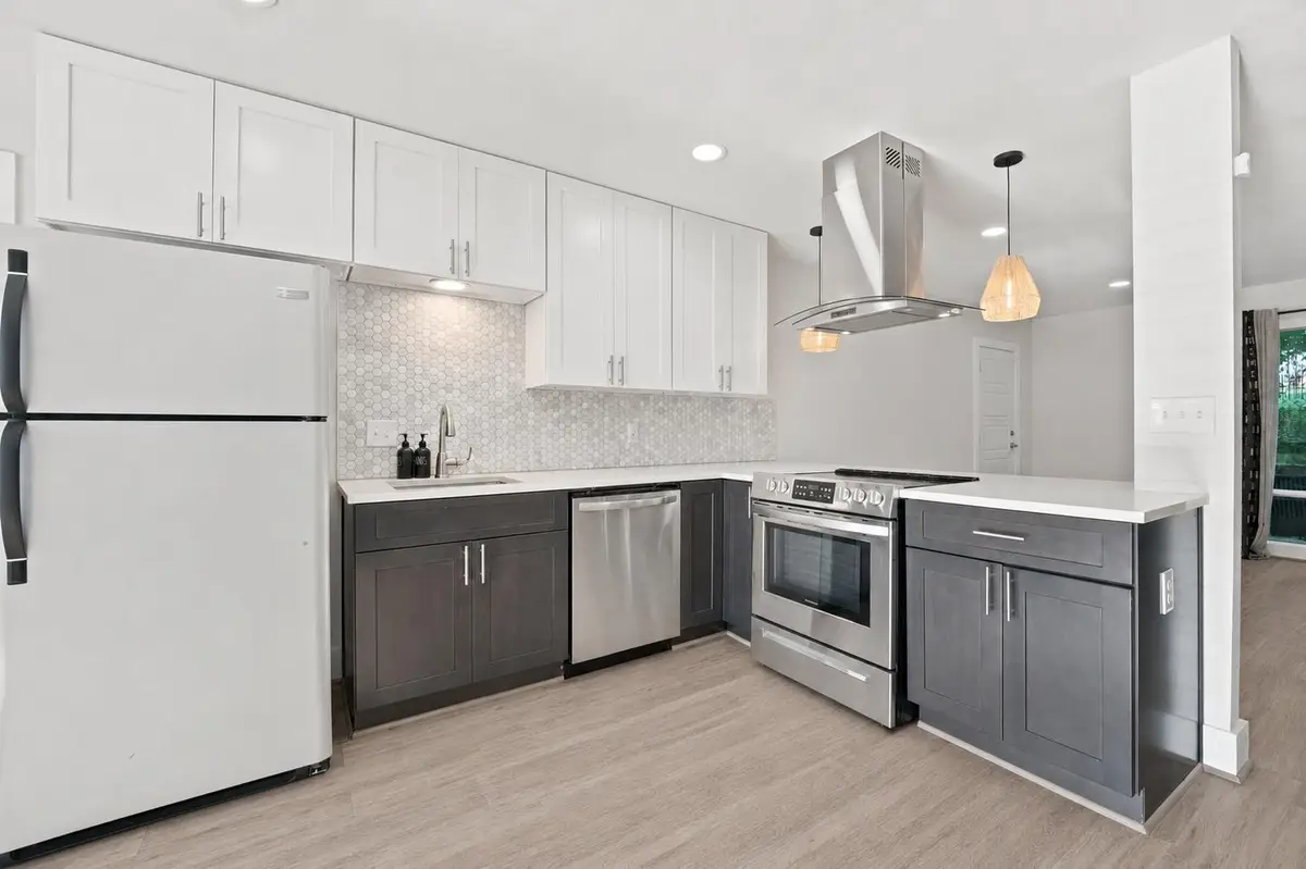5332 Balcones Dr, Austin, TX 78731 - #1