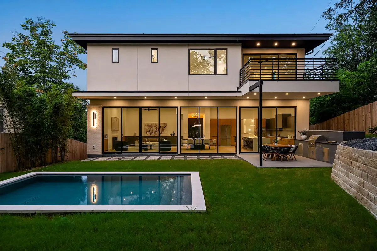 1102 Summit St, Austin, TX 78741 - #1