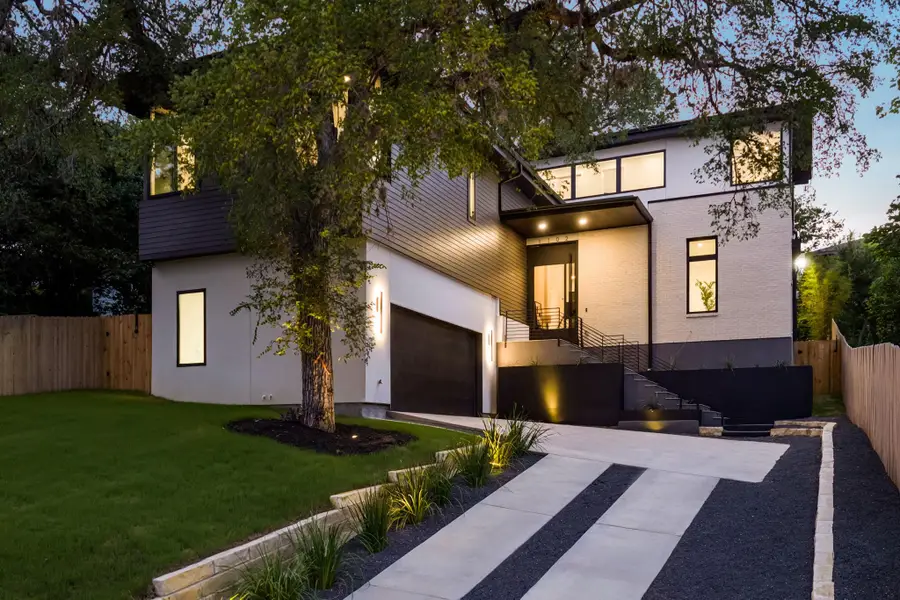 1102 Summit St, Austin, TX 78741 - #2