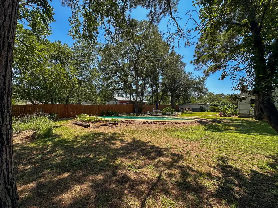 407 4th Ave, Smithville, TX 78957 - Image #3