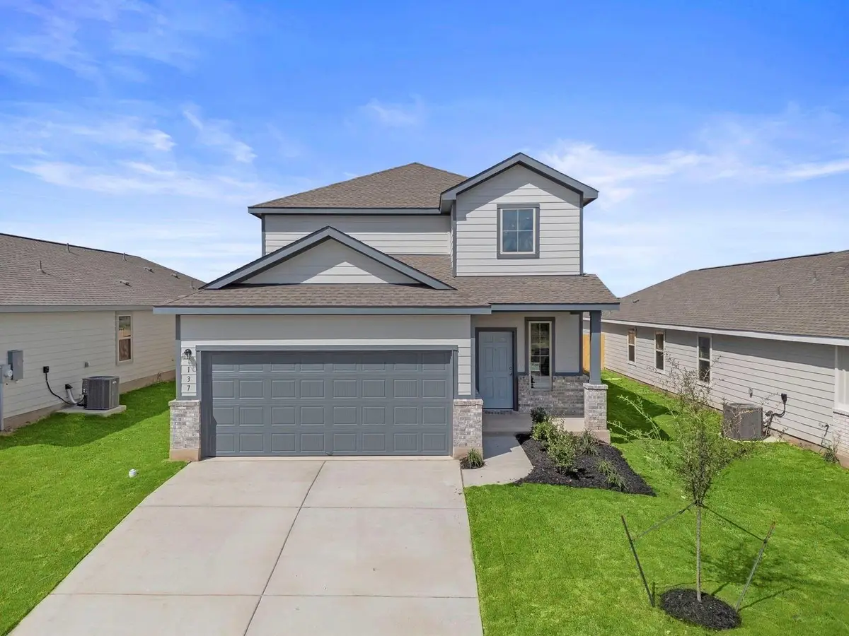 137 Hatari Trl, Jarrell, TX 76537 - Image #1