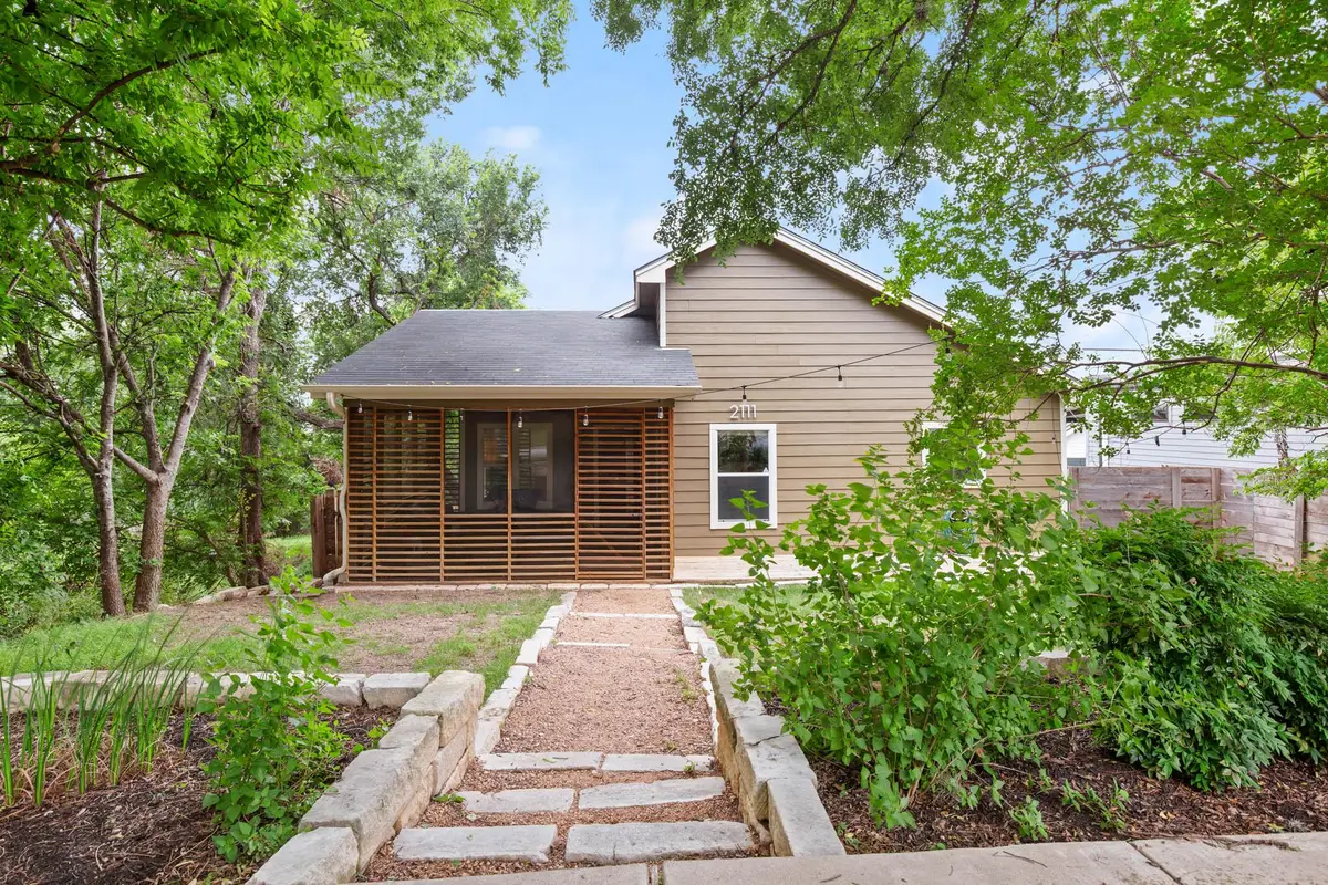 2111 E 8th St, Austin, TX 78702 - Image #1