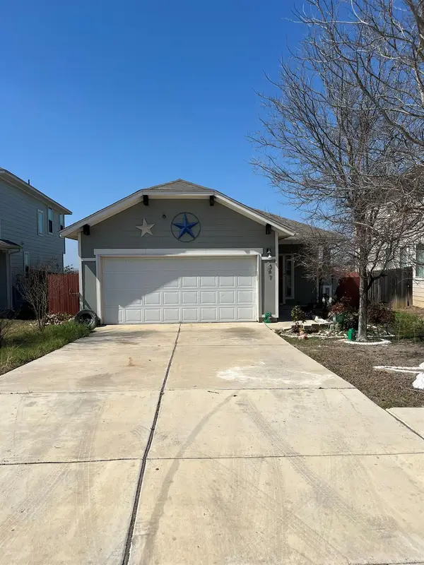 587 Twisted Oaks Ln, Buda, TX 78610