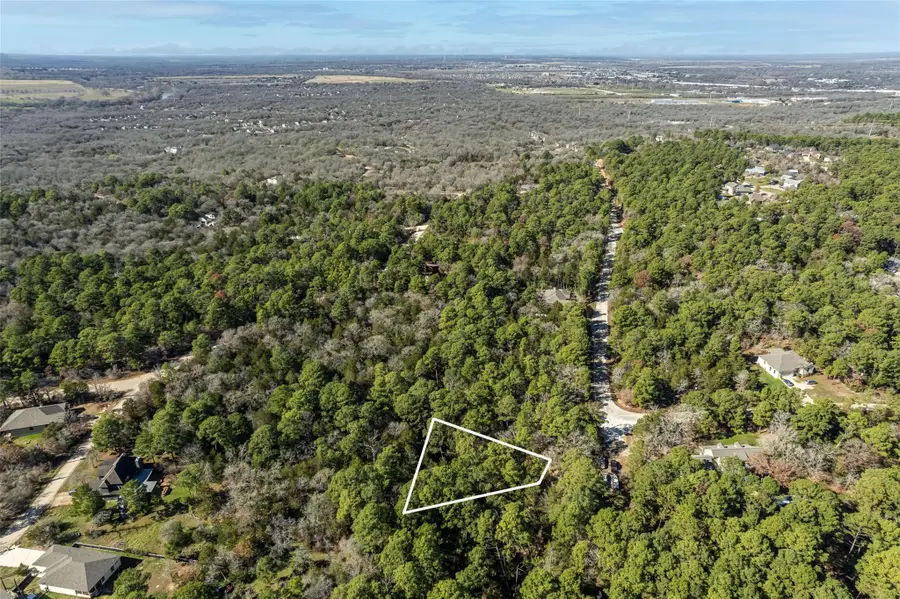 107 Lopa Ct, Bastrop, TX 78602 - Image #2