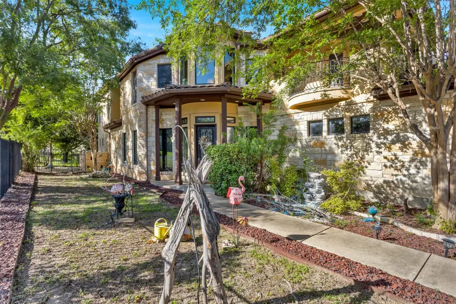 1 Treehaven Ln, The Hills, TX 78738 - #2