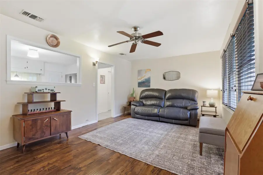 306 Erie Ave, Rockdale, TX 76567 - #2