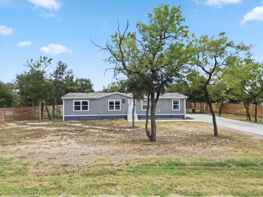 284 Gato Rd, Cedar Creek, TX 78612 - Image #2