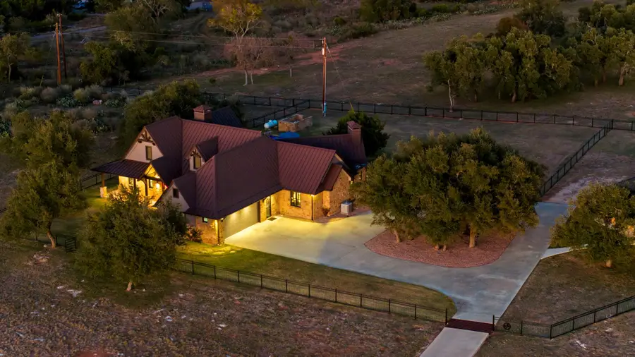 901 Crown Ln, Burnet, TX 78611 - #3