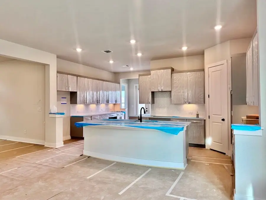 112 Golden Sage Ave, Georgetown, TX 78633 - Image #2