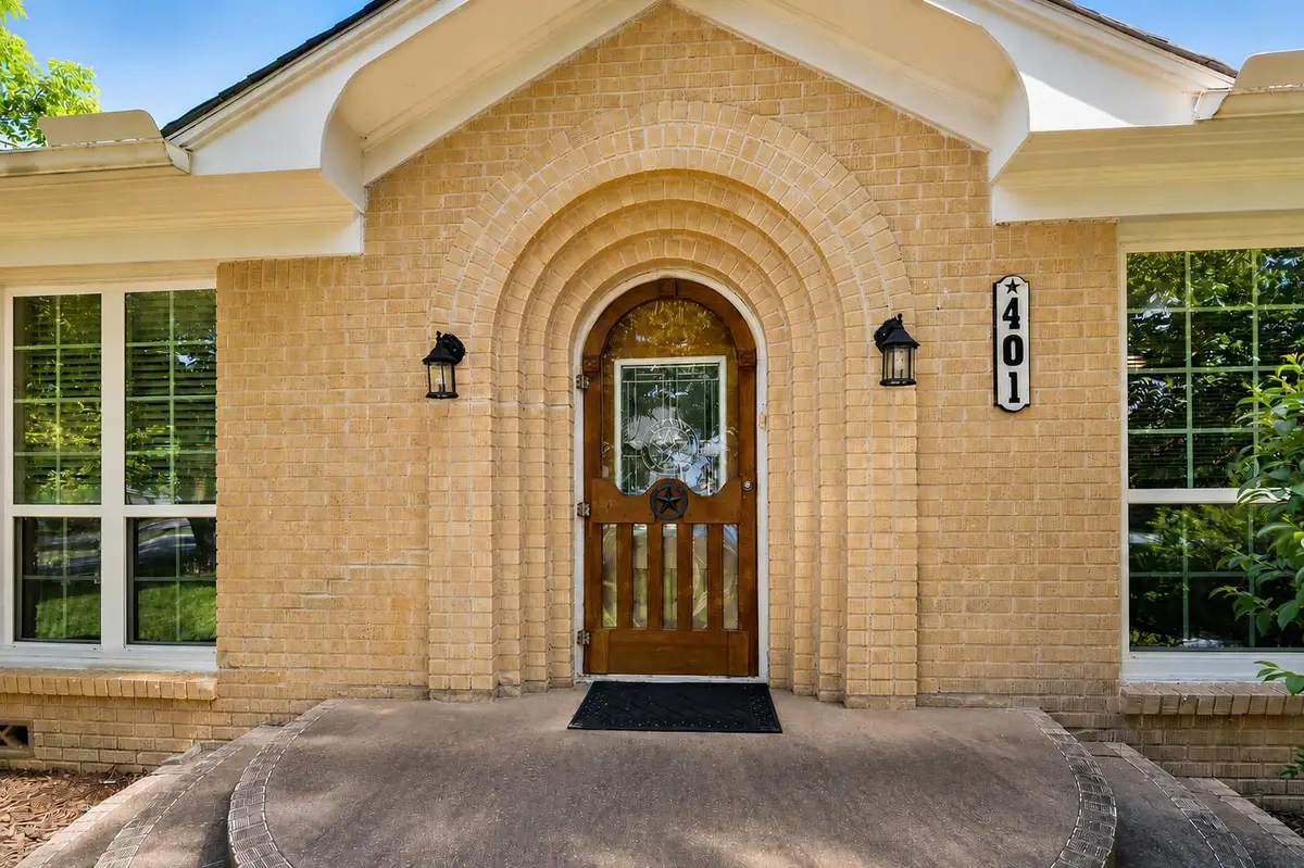 401 Donohoe St, Granger, TX 76530 - #1