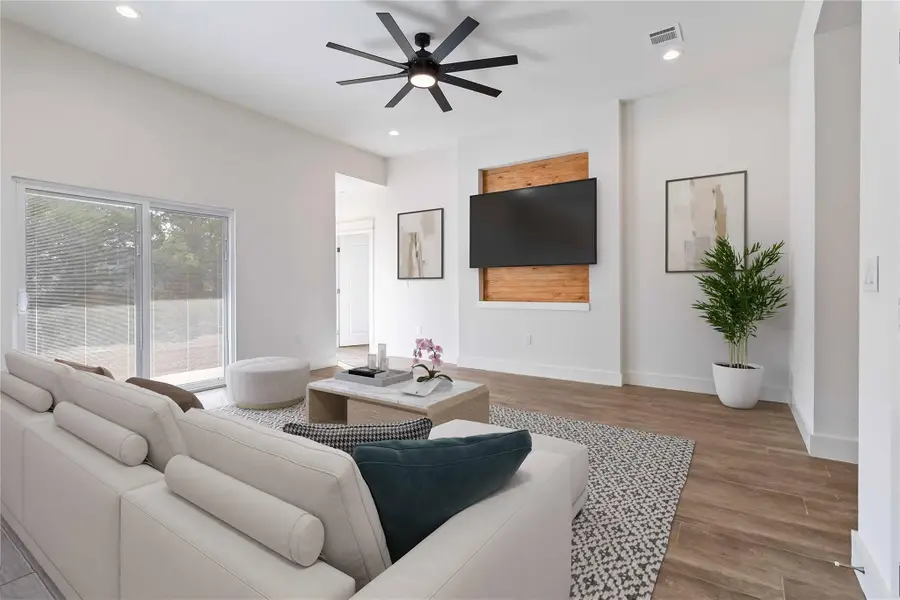 16 Summertime Cir, Wimberley, TX 78676 - Image #2