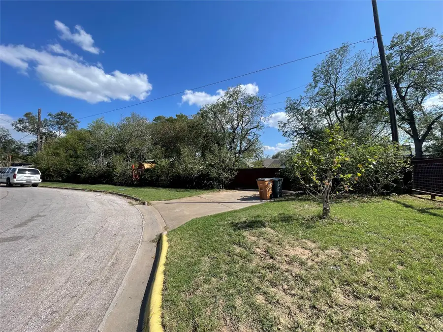 2713 Sweeney Ln, Austin, TX 78723 - Image #2