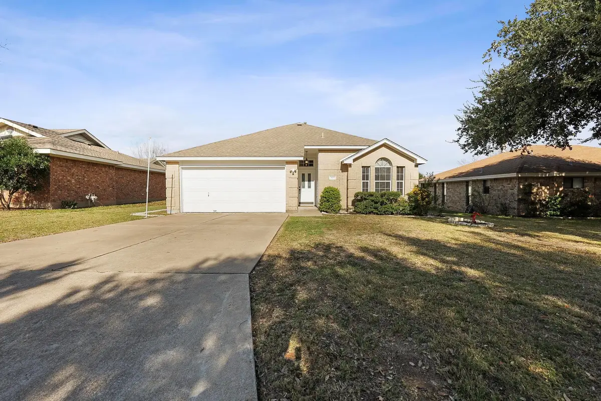 1808 Cedarlawn St, Taylor, TX 76574 - Image #1