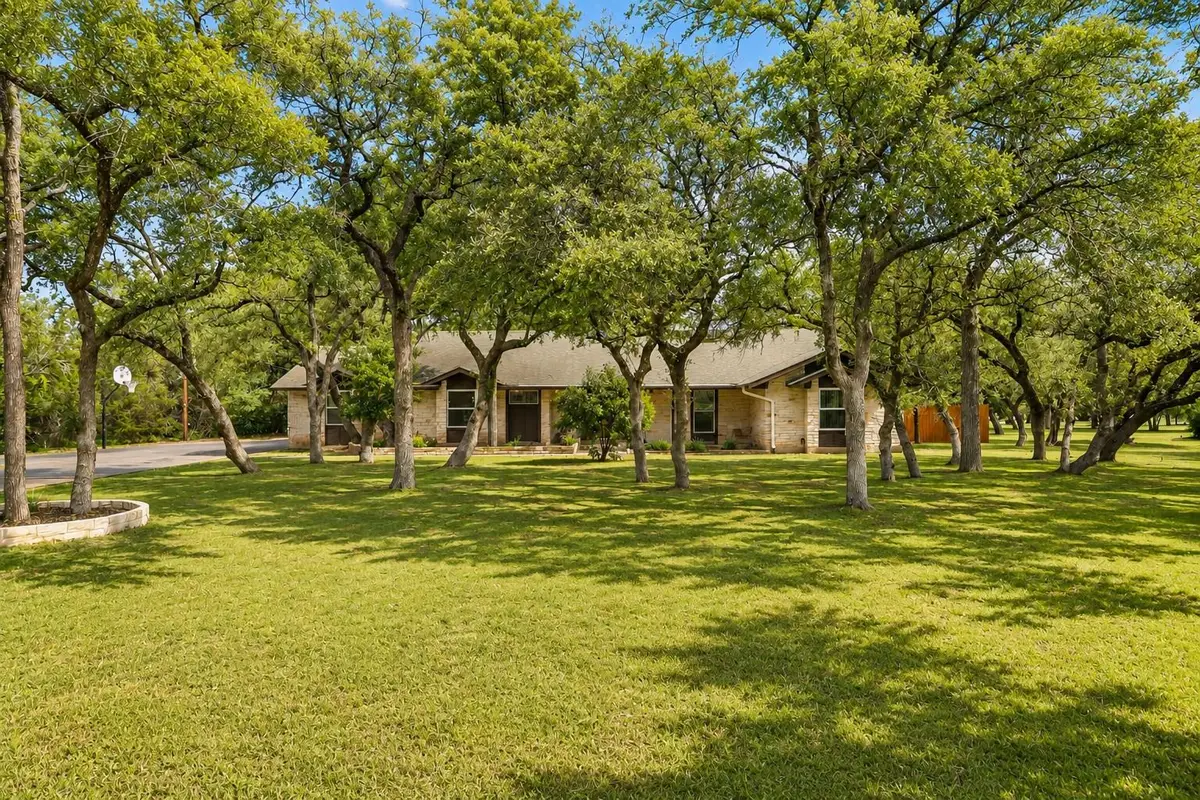 136 Valley View Rd, Georgetown, TX 78633 - #1