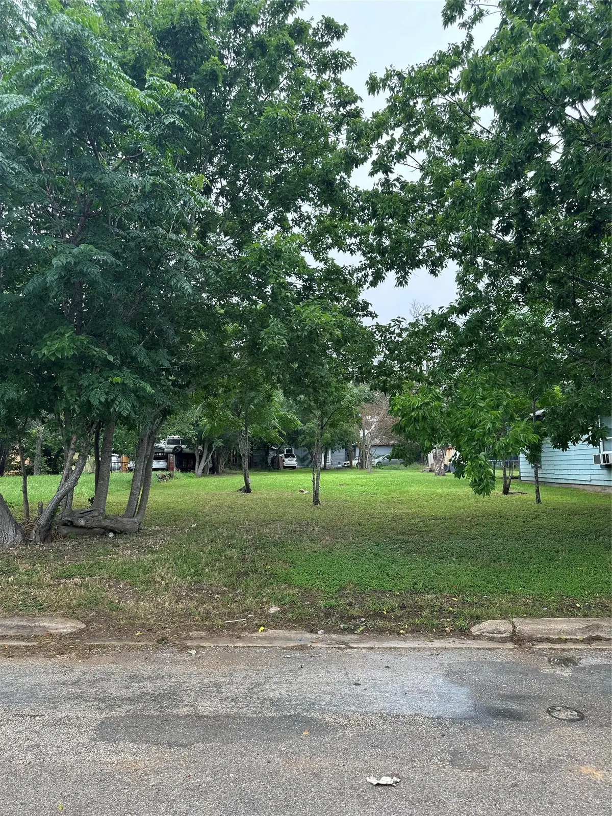 608 Lamar St, Luling, TX 78648 - #1
