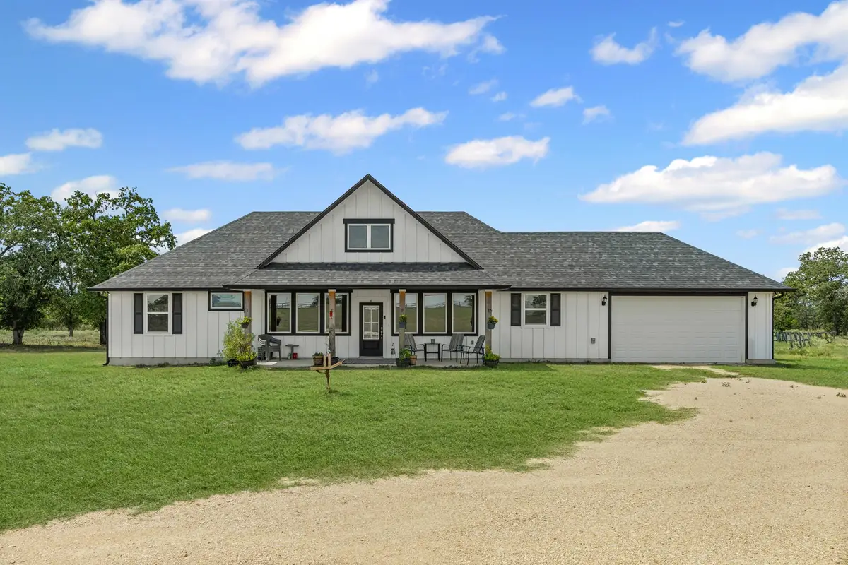 240 Oil Field Rd, Lockhart, TX 78644 - #1