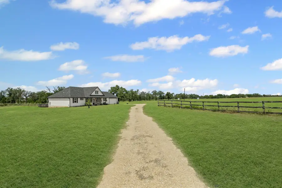 240 Oil Field Rd, Lockhart, TX 78644 - #2