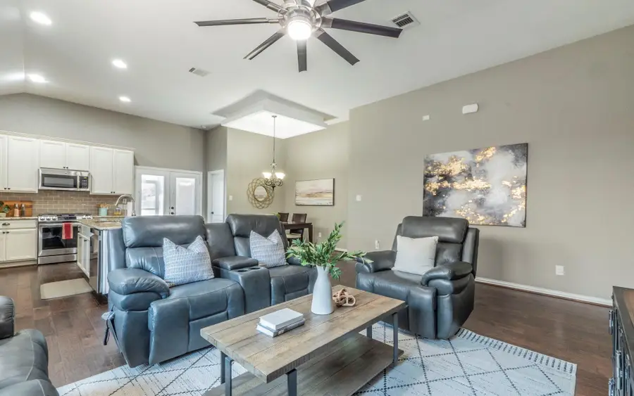 105 Penna Ln, Georgetown, TX 78628 - #3