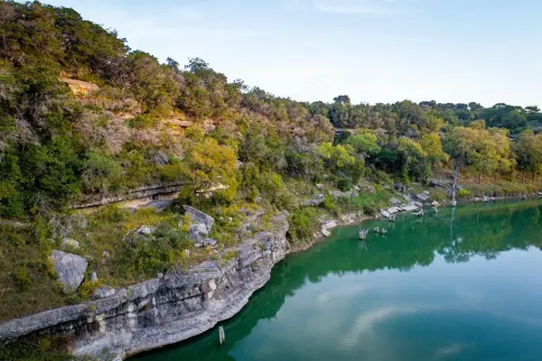 915 Enchanted Vw, Canyon Lake, TX 78133