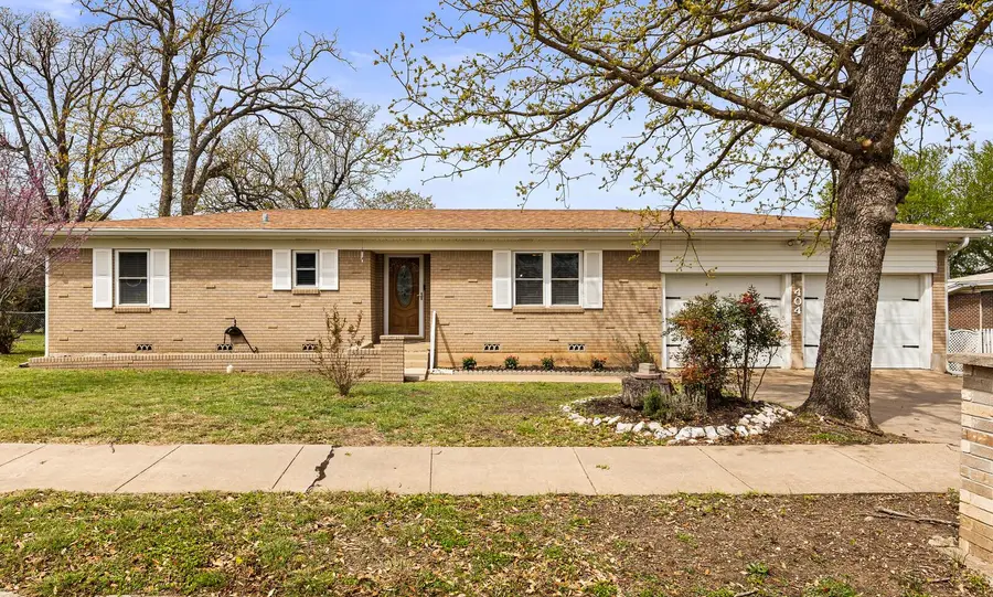 404 Oak St, Copperas Cove, TX 76522 - #2