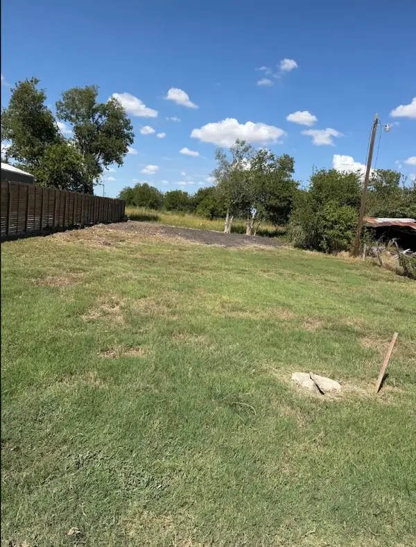 420 Salt Lake St, Bartlett, TX 76511