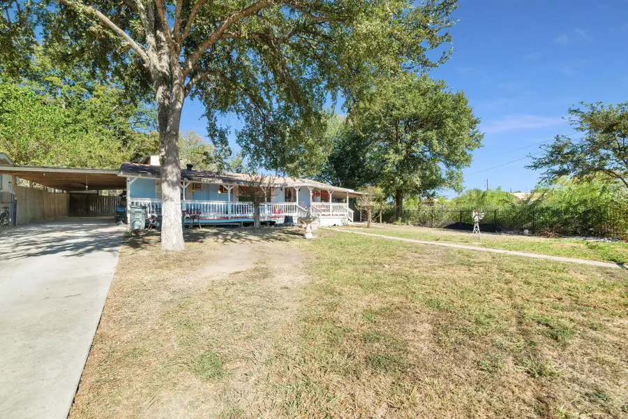 206 Circle Dr, Buda, TX 78610 - #3
