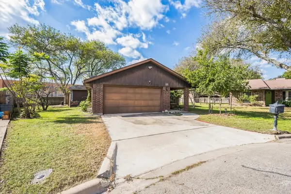 811 Ross Cir, Lockhart, TX 78644