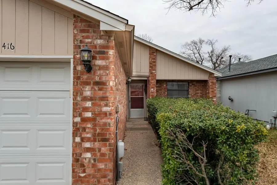416 Village Ln, Buda, TX 78610 - Image #2