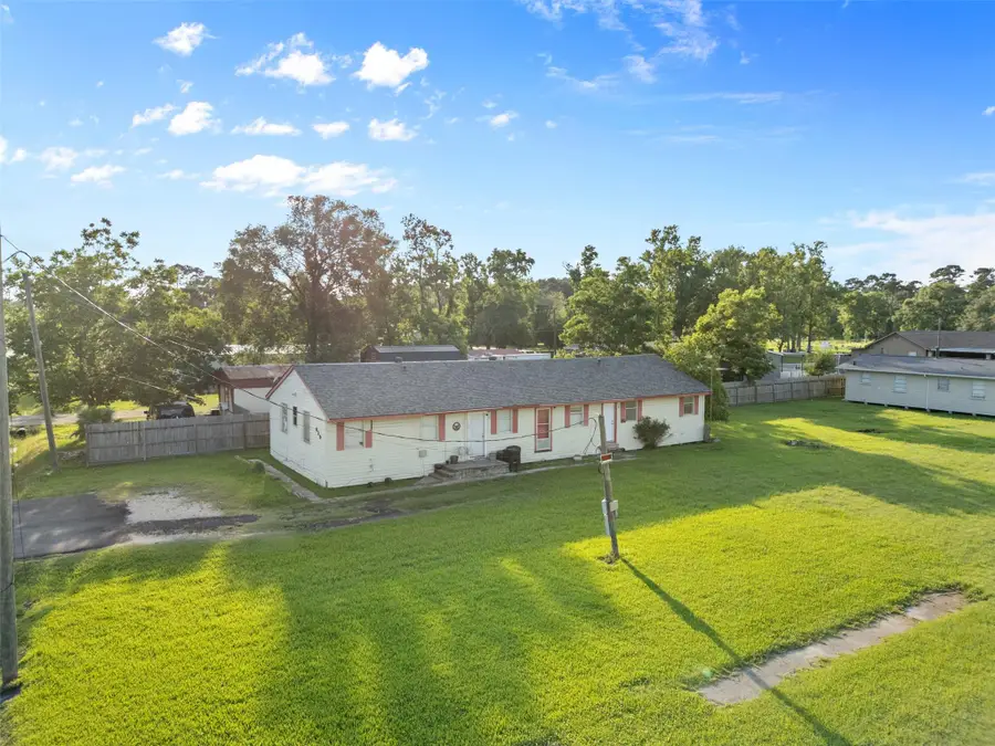 639 E Saint Charles Dr, Crosby, TX 77532 - #2