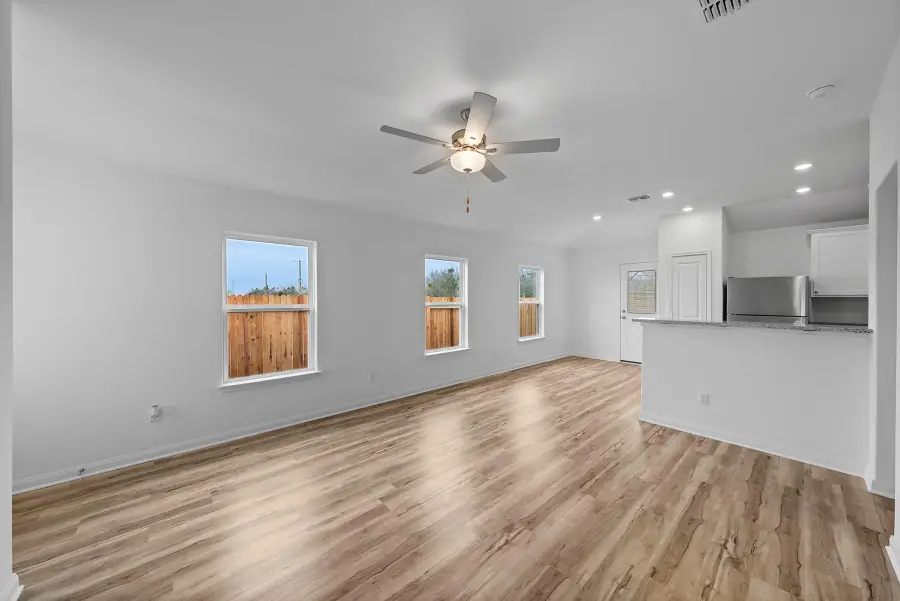 18308 Stellers Sea St, Elgin, TX 78621 - Image #3