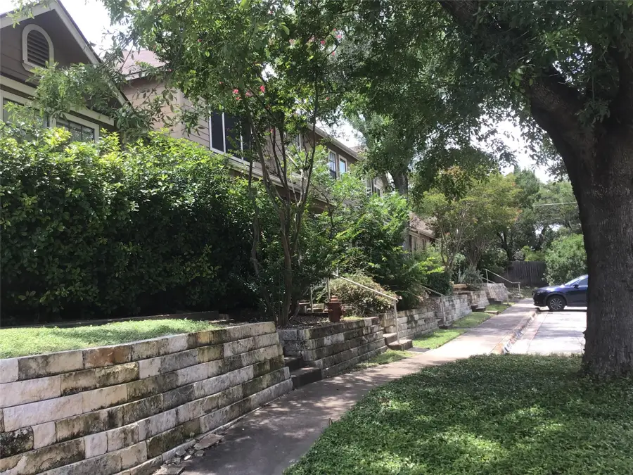 11404 Walnut Ridge Dr #13, Austin, TX 78753 - Image #2