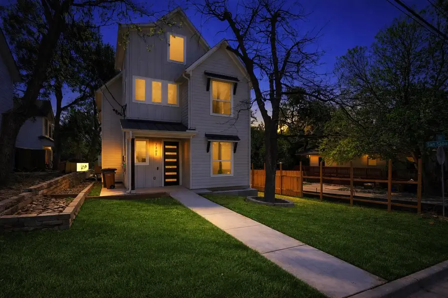 2301 E 10th St, Austin, TX 78702 - #2