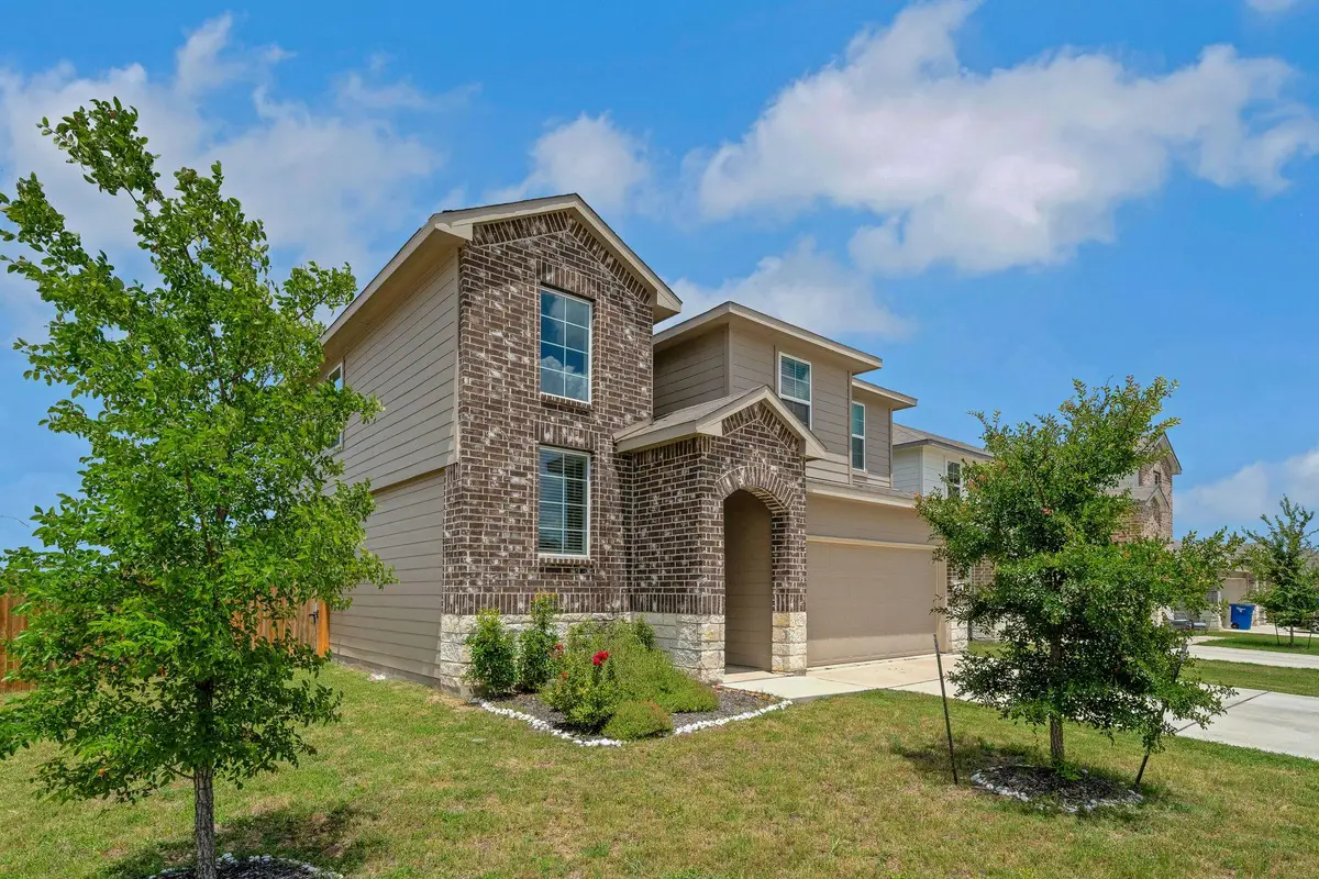 390 Lost Maples Dr, New Braunfels, TX 78130 - Image #1