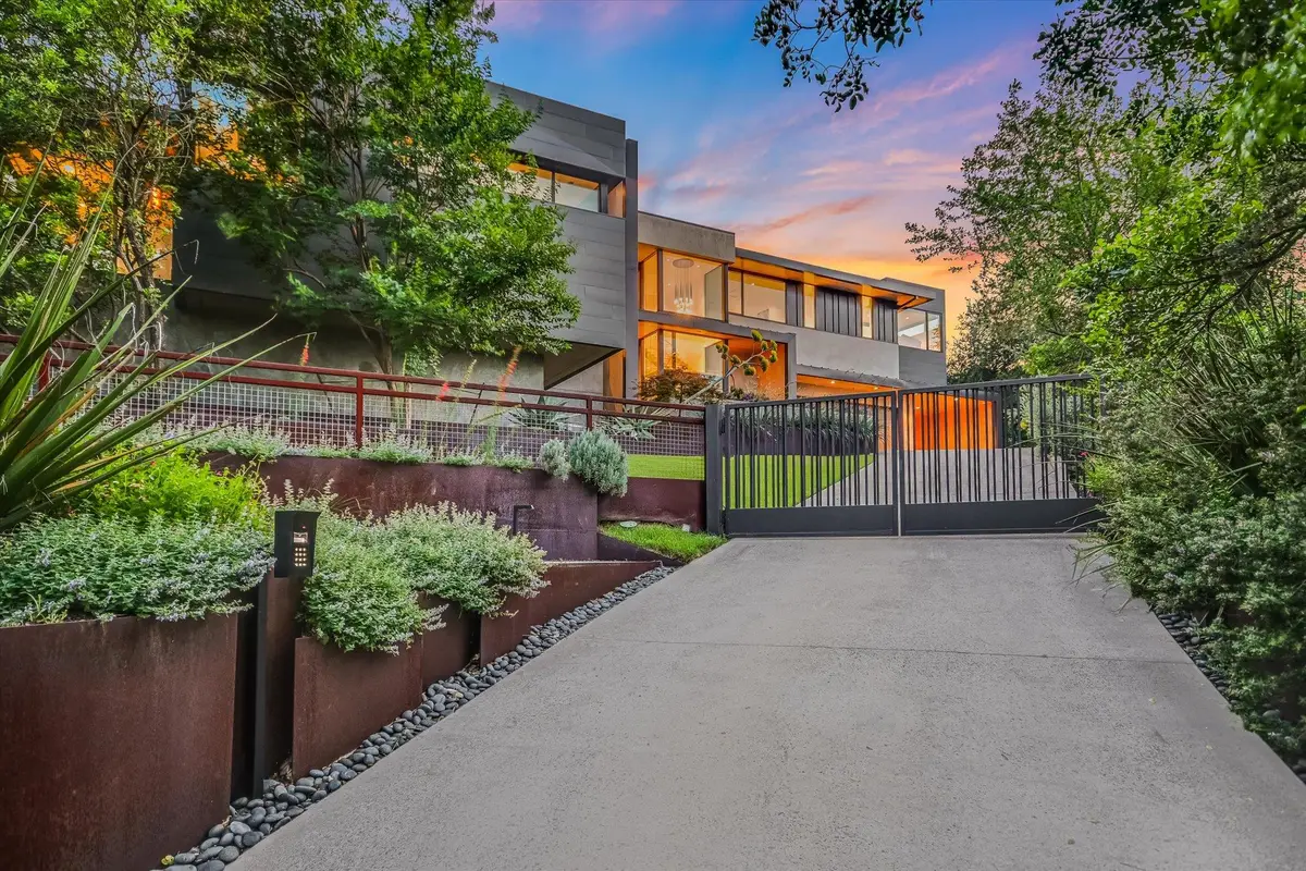 901 Terrace Mountain Dr, West Lake Hills, TX 78746 - #1