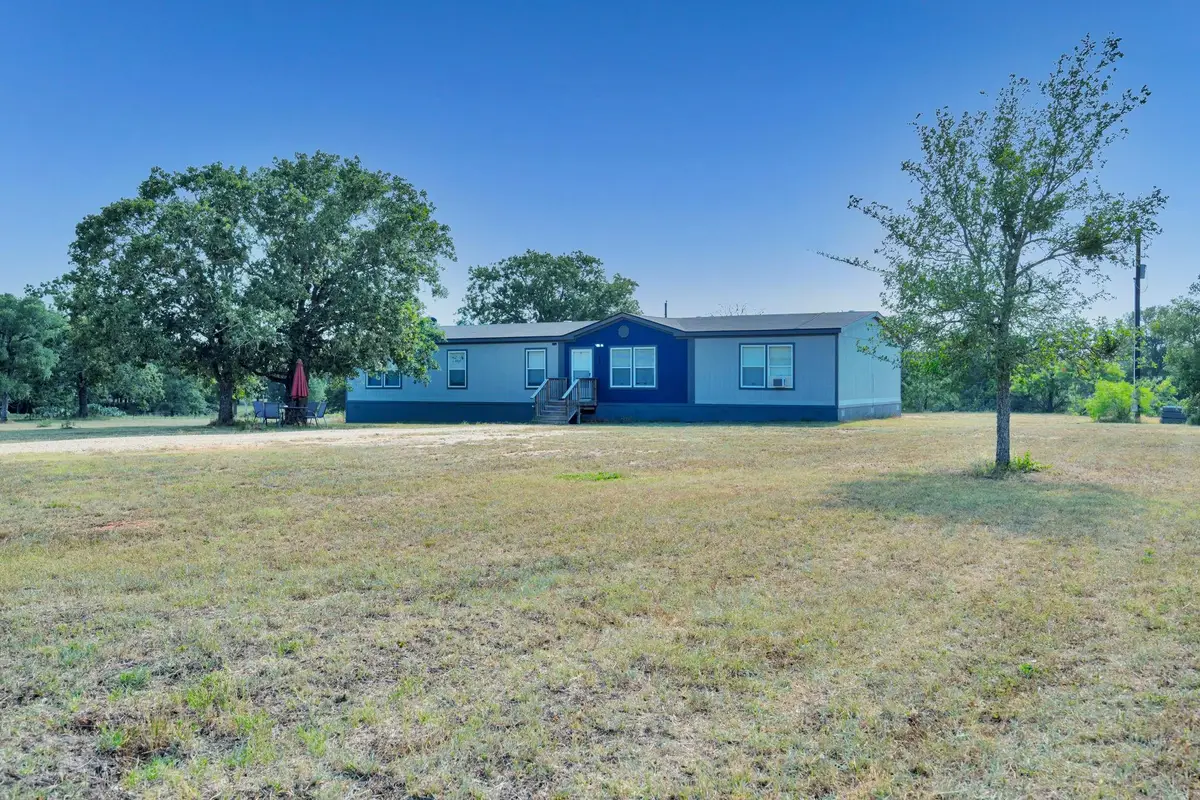 400 Woody Hollow Rd, Luling, TX 78648 - #1