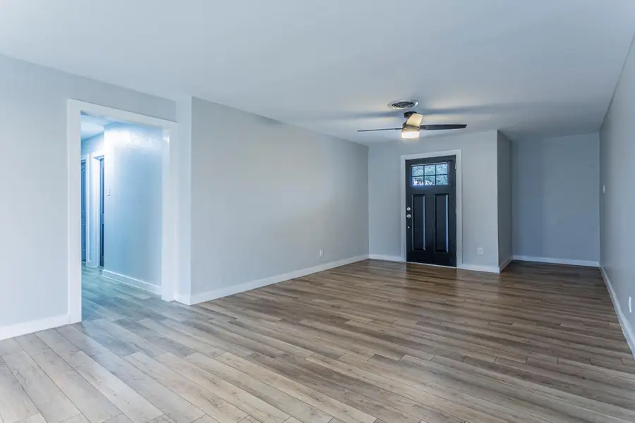 207 N 1st St, Little River Academy, TX 76554 - #2