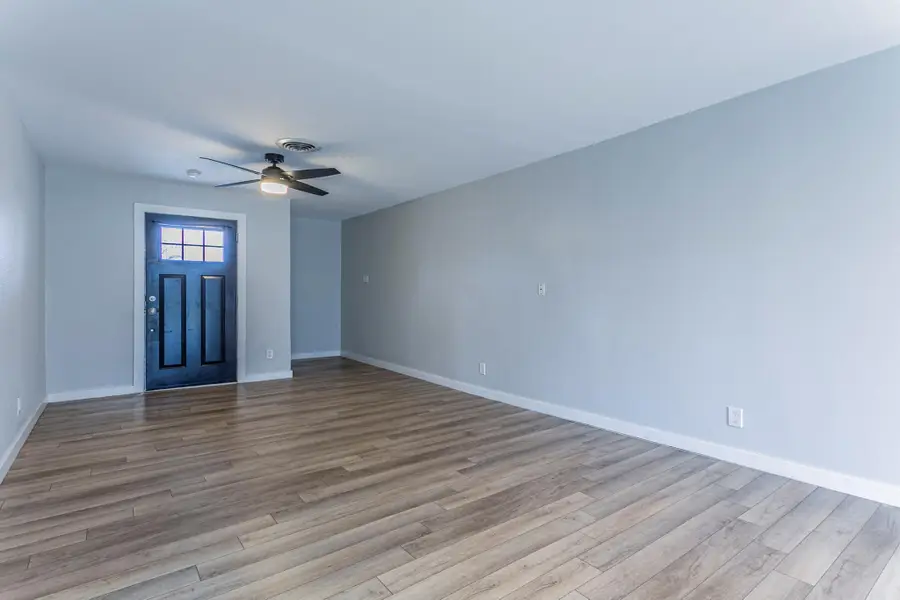 207 N 1st St, Little River Academy, TX 76554 - #3