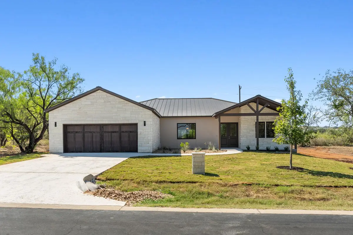 1399 Hi Cir S, Horseshoe Bay, TX 78657 - Image #1