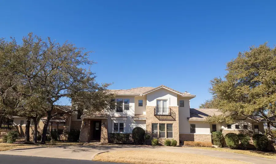14 Autumn Oaks Dr, The Hills, TX 78738 - #2