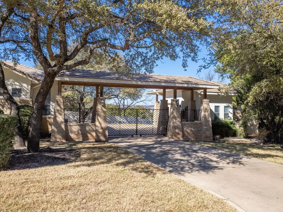 14 Autumn Oaks Dr, The Hills, TX 78738 - #3