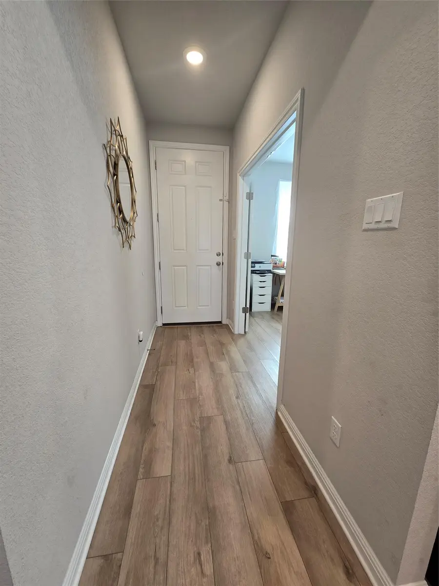 727 Gray Fox Loop, Hutto, TX 78634 - Image #3