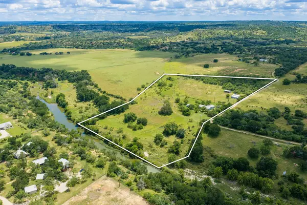 341 River View Rd, Fredericksburg, TX 78624
