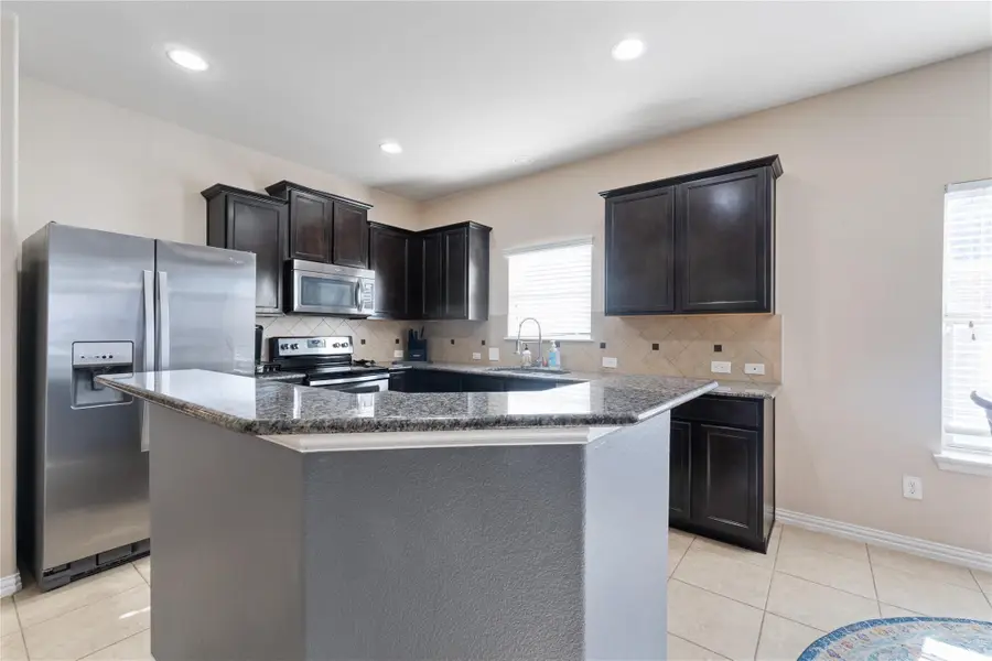 136 Wallin Farms Dr, Hutto, TX 78634 - Image #2